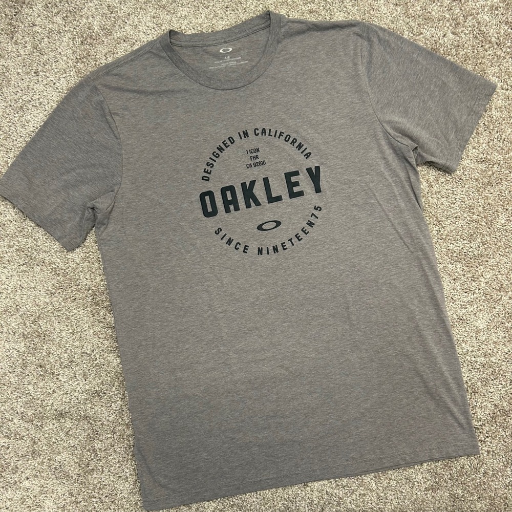Oakley T Shirt Mens Large Gray Hydrolix Graphic California Regular Fit SS Casual